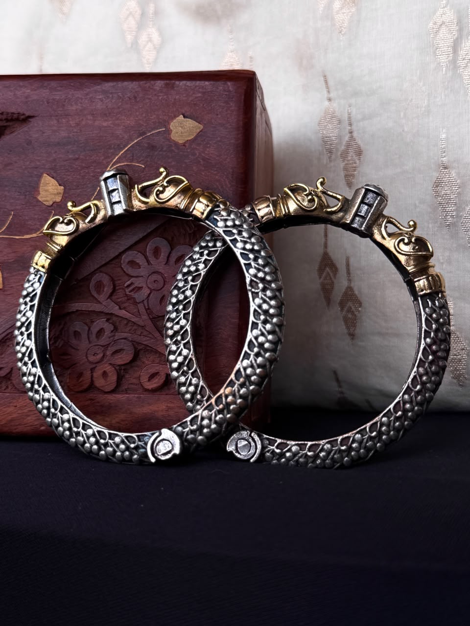 Dual Tone Elephant Shape Openable Kada set