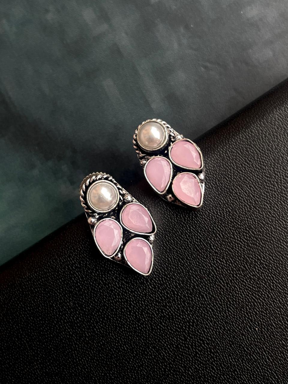 Three Monalisa Stone with White Pearl Stud Earring