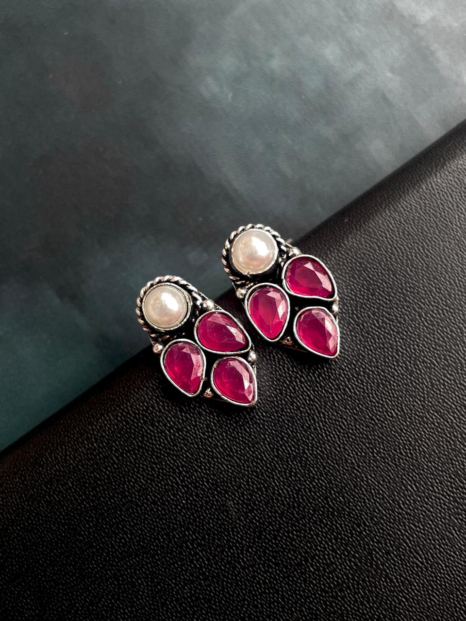 Three Monalisa Stone with White Pearl Stud Earring