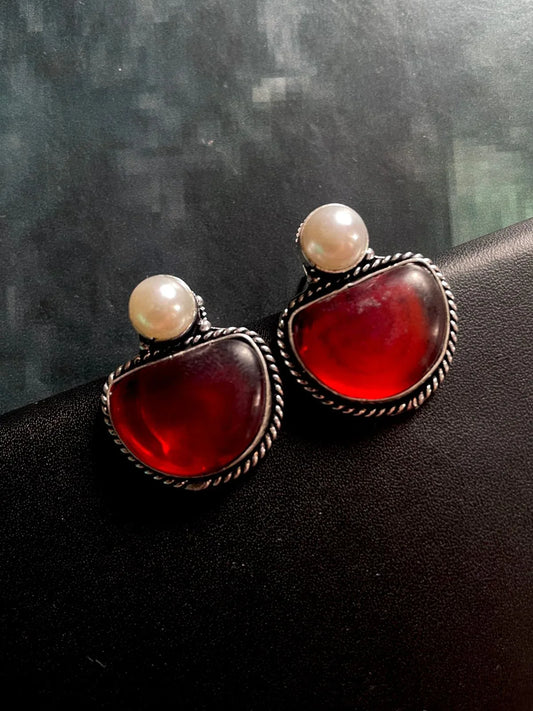 Monalisa Stone with Pearl D shape Stud Earring