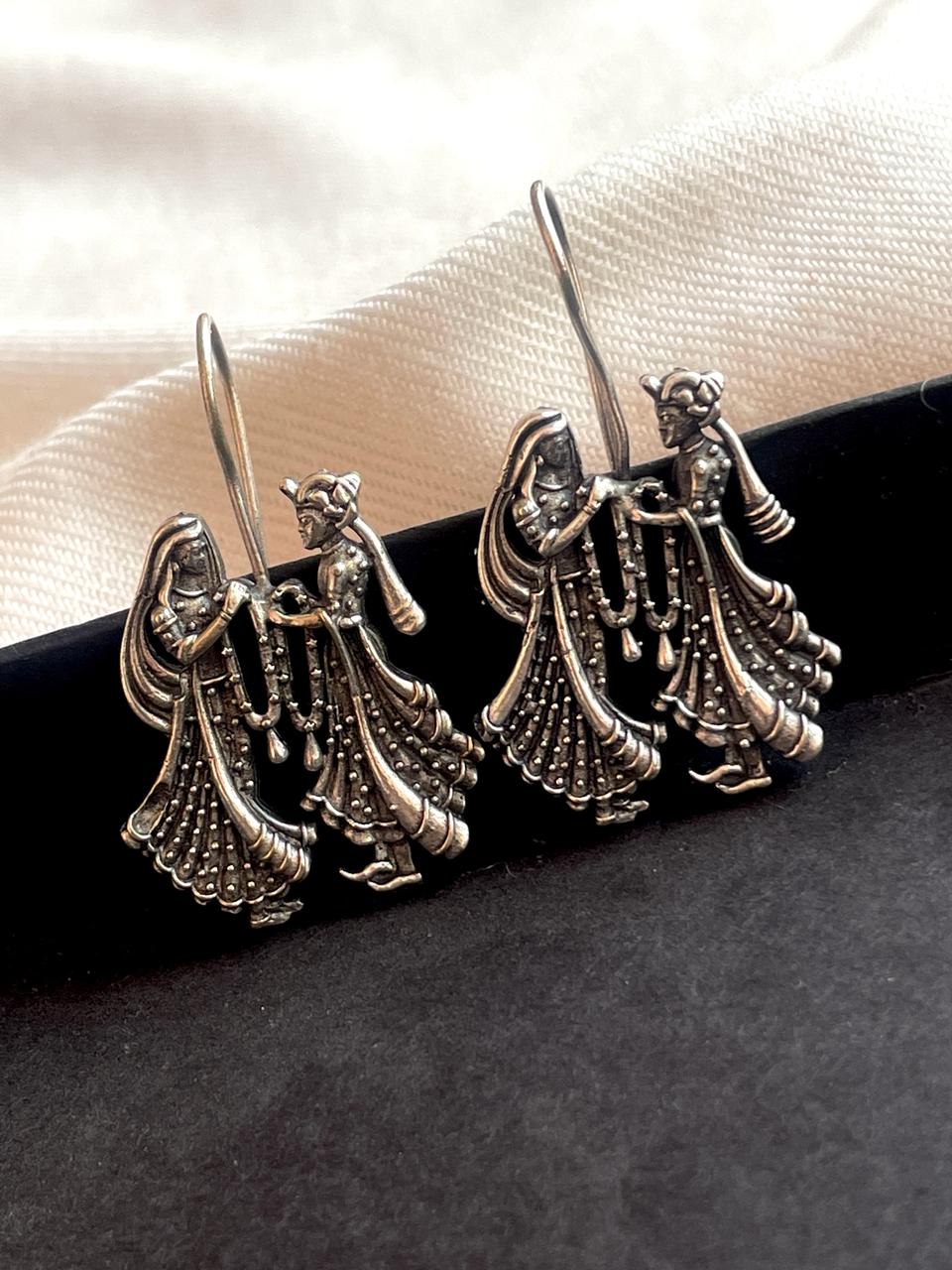 Varmala shape Black Polish Antique Stud Earring