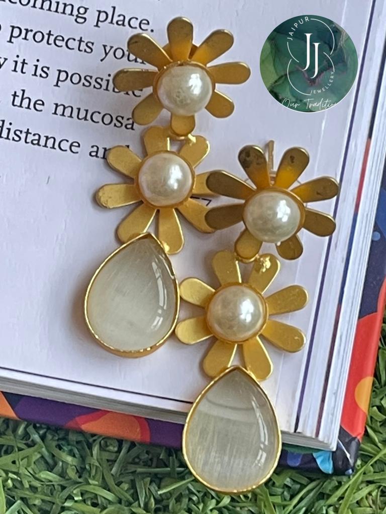 Monalisa Stone Golden Earring