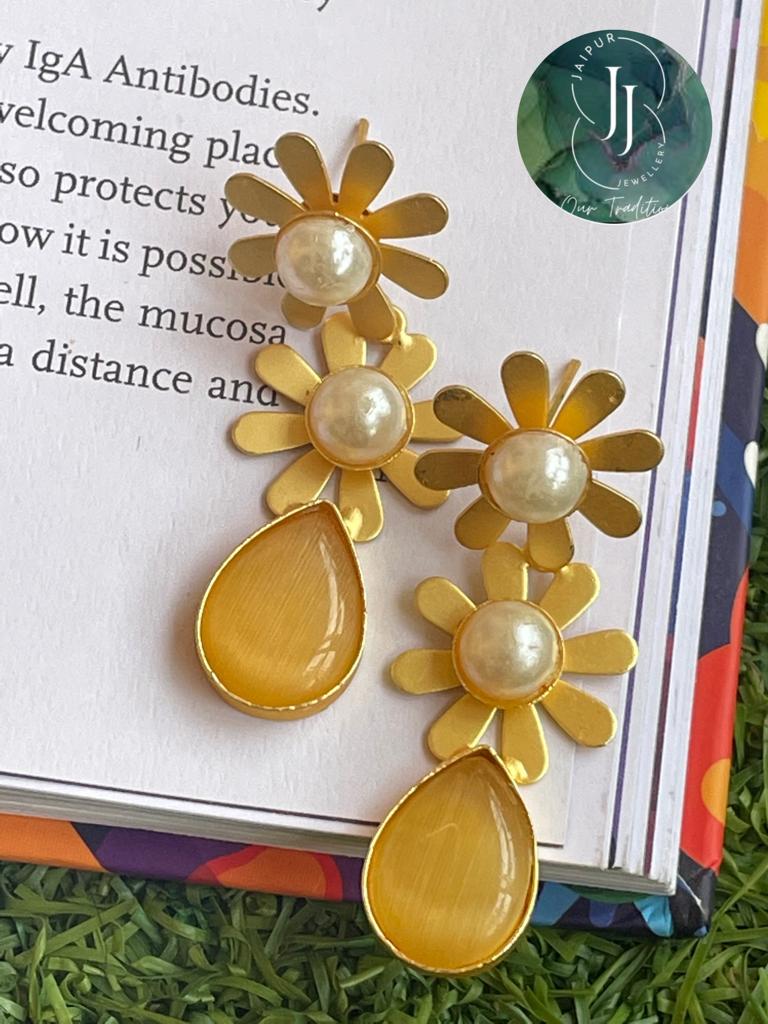 Monalisa Stone Golden Earring