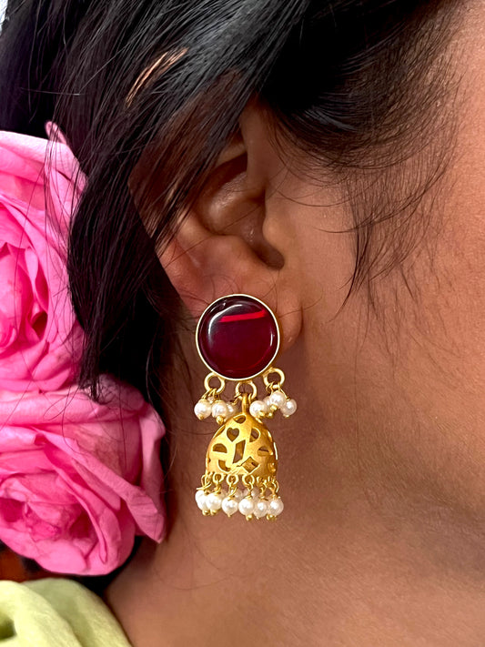 Monalisa Stone with Golden Jhumki Earring