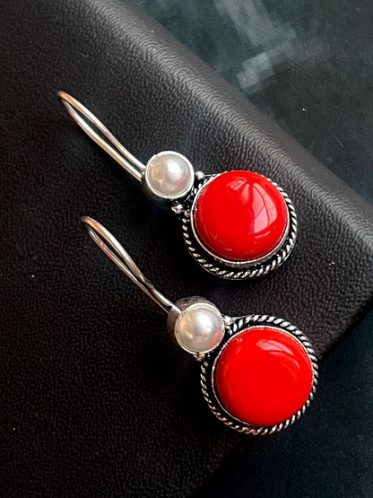 Monalisa Stone with Pearl Earring