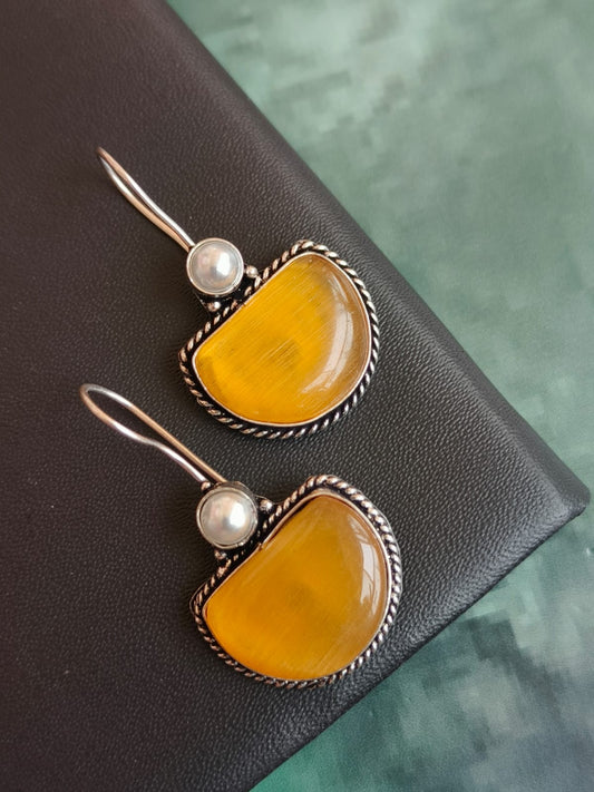 Monalisa Stone with Pearl Oxidized Earring