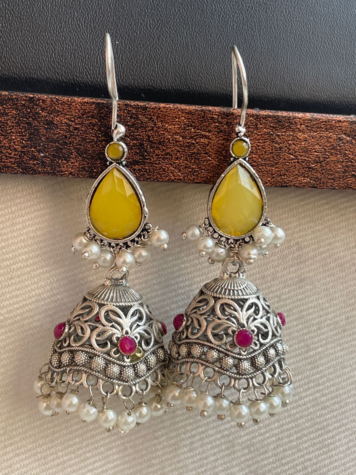 Monalisa Top with Silver Replica Jhumki Earring