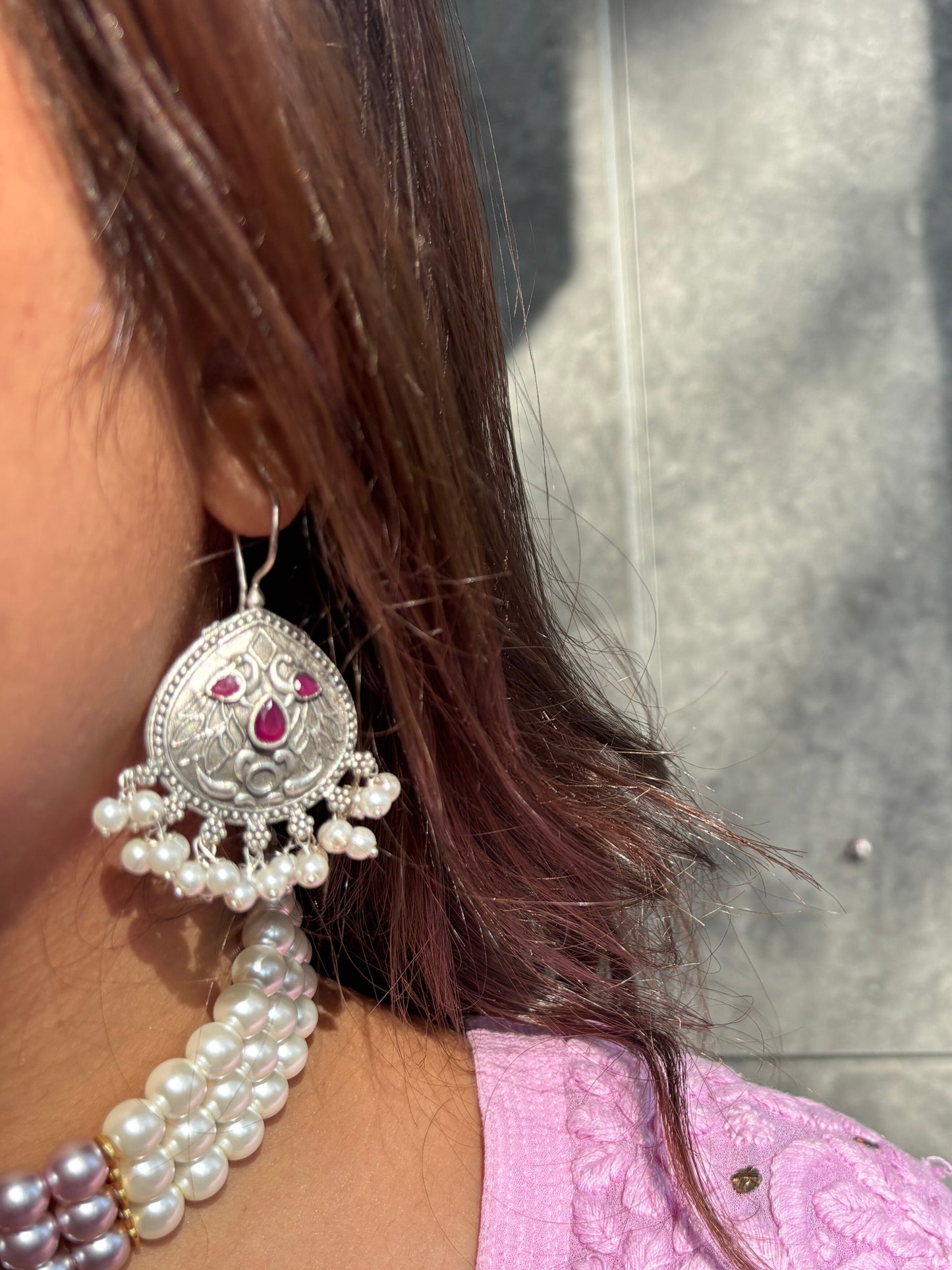 Oxidized Monalisa Stone Stud Earring