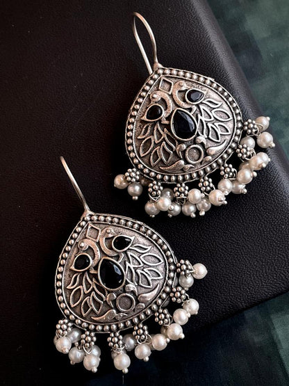 Oxidized Monalisa Stone Stud Earring