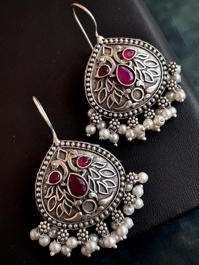 Oxidized Monalisa Stone Stud Earring