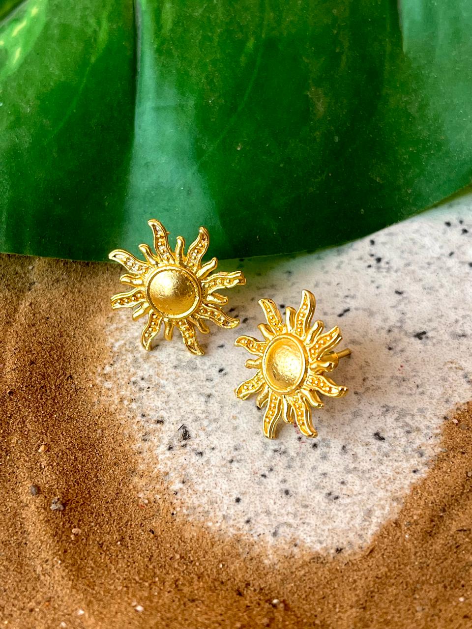 Rapunzel-Tangled Sun Gold Stud Earring