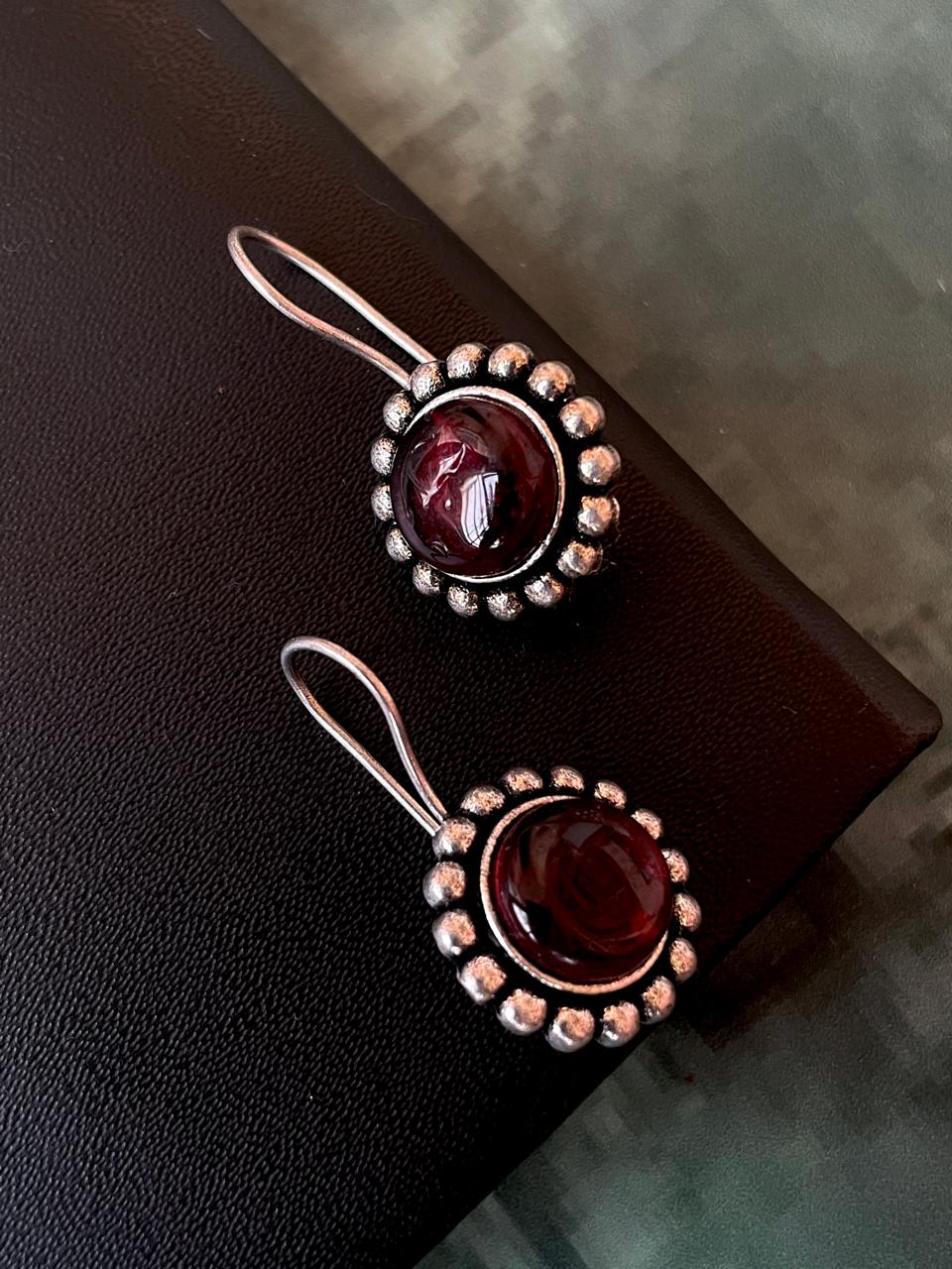 Round Monalisa Stone Stud Earring