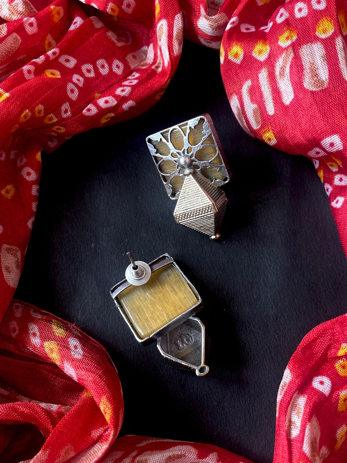 Monalisa Stone Dual Tone Traditional Partywear Earring