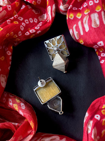 Monalisa Stone Dual Tone Traditional Partywear Earring