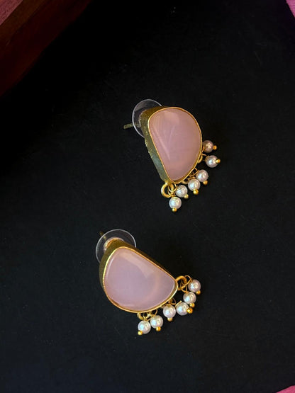 Monalisa Stone Stud Golden Earring
