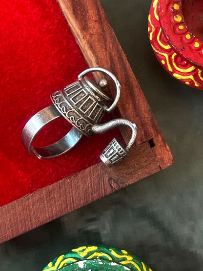 Tea Cattle Oxidized Ring