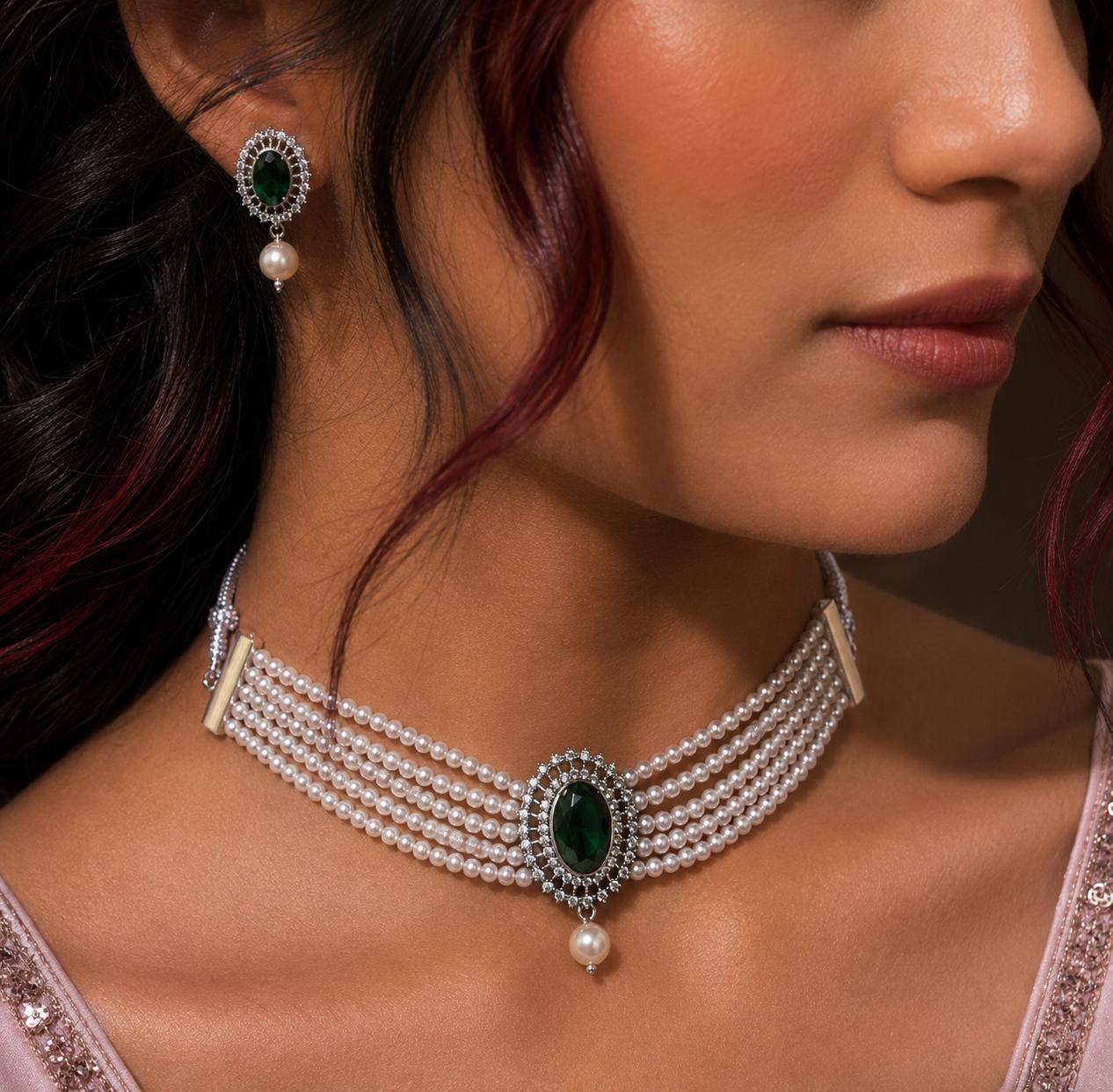 Monalisa Stone Pendant Pearl Mala Choker Necklace with Earring set