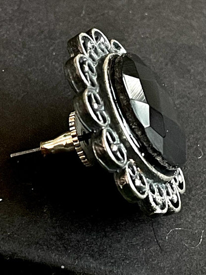 Oxidized Black Polish Stud Earring with Big Monalisa Stones