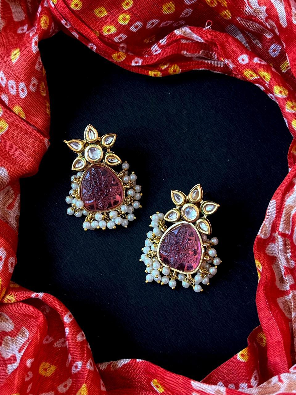 Monalisa Carving Stone Beaded Earring