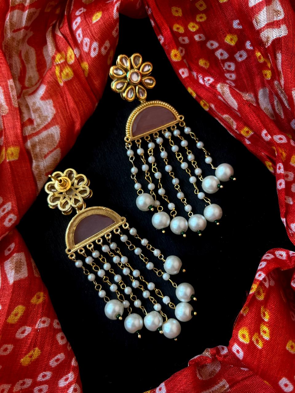 Monalisa Stone with Pearl Latkan Golden Earring