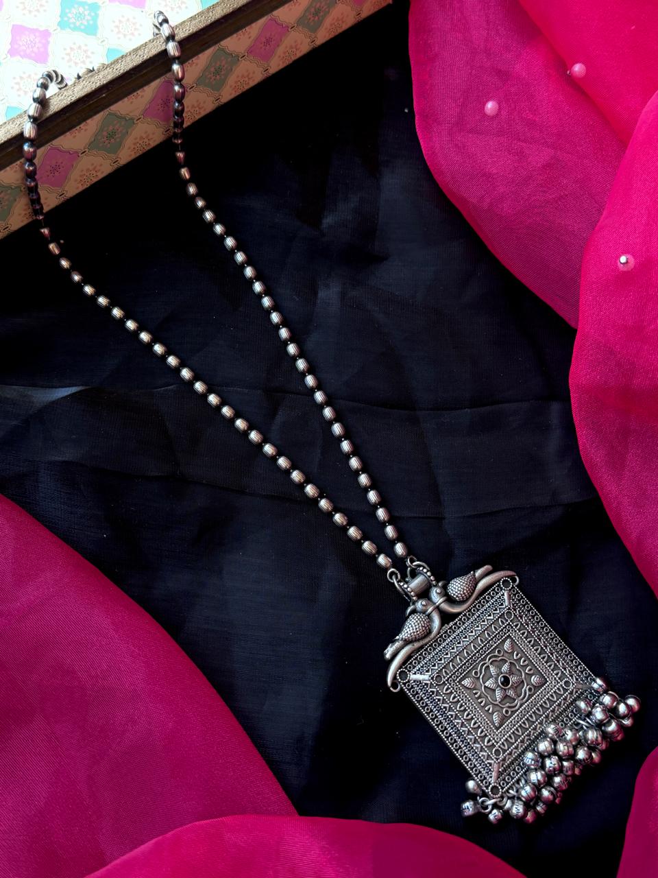 Oxidized Geometrical Etnic Pendant Chain Necklace