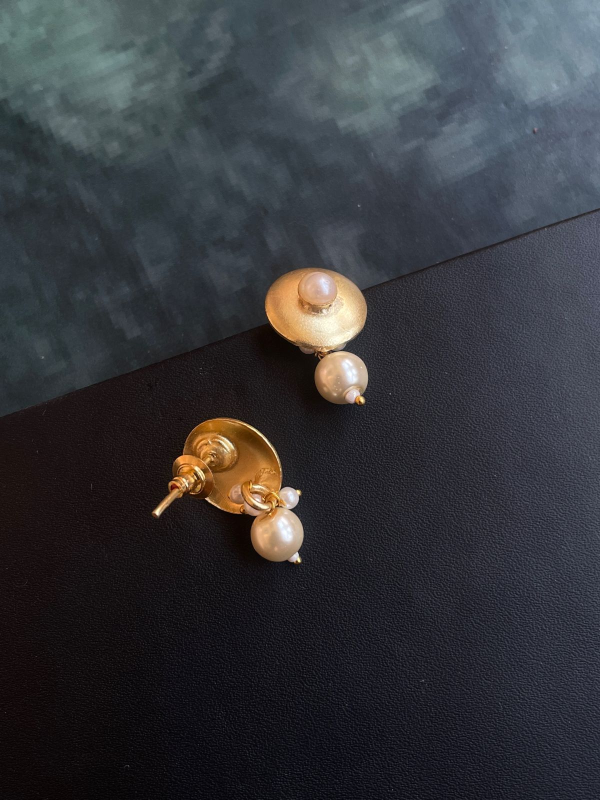 Monalisa Stone with Pearl Golden Stud Earring