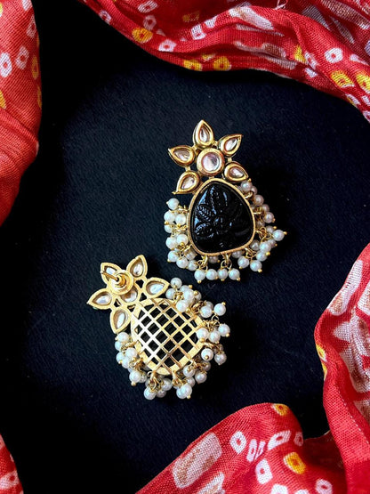 Monalisa Carving Stone Beaded Earring
