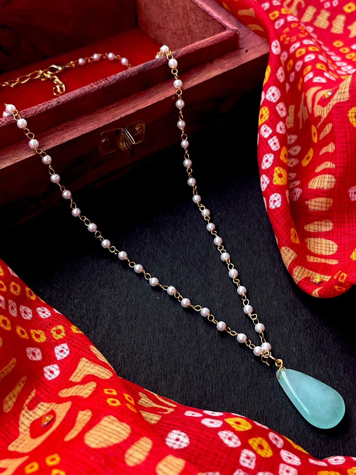 Stone Pendant Chain Necklace