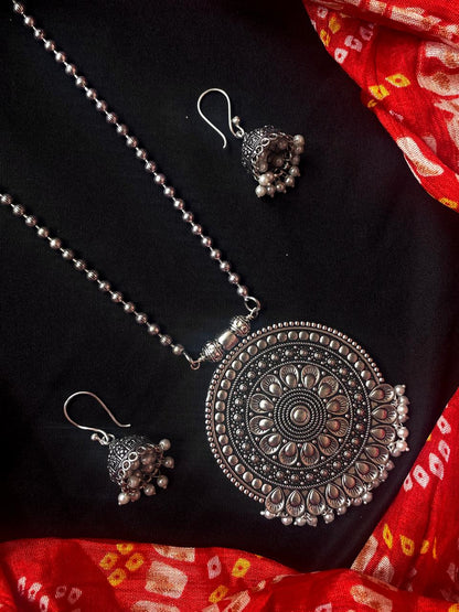 Oxidized Pendant Chain Necklace with Earring set