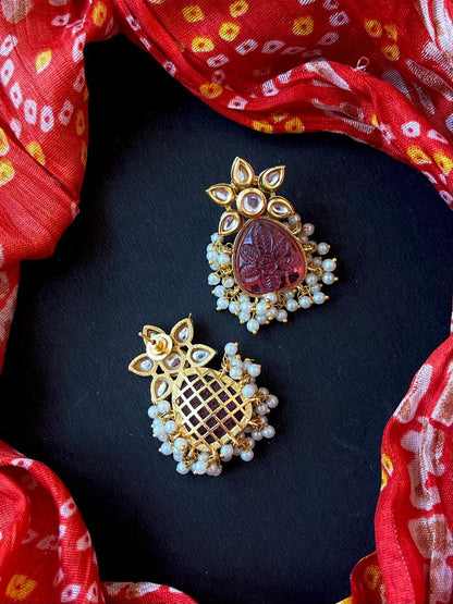 Monalisa Carving Stone Beaded Earring