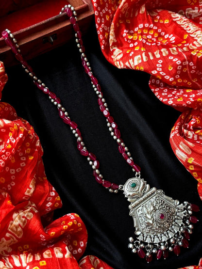 Stone Beaded Layered Oxidized Pendant Chain Necklace