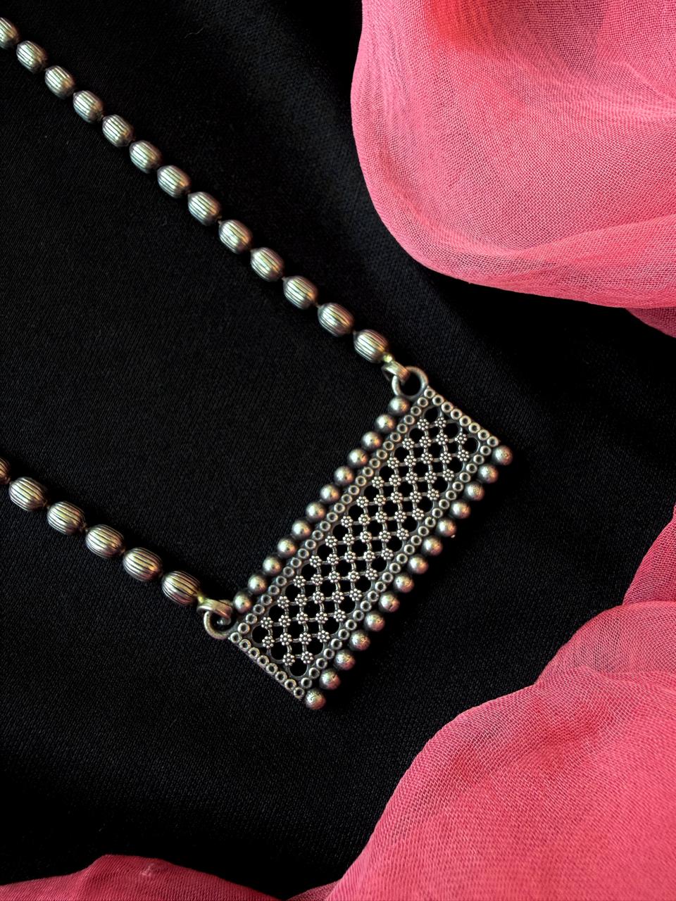 Oxidized Pendant Chain Necklace