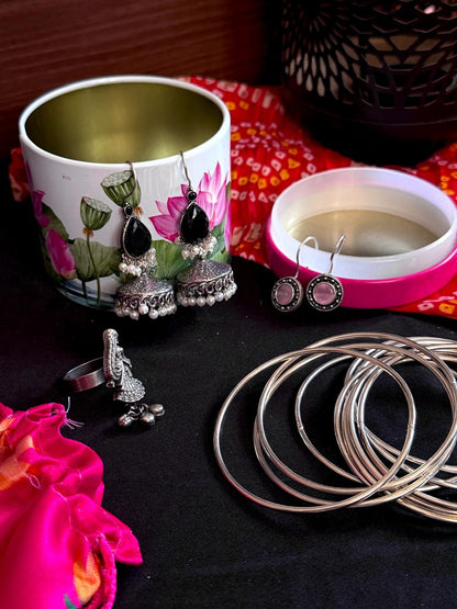 Gift Box (2 pairs Earring, 1 Ring and set of 10 bangles)