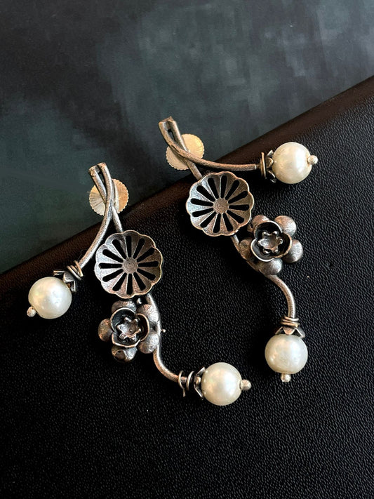 Oxidized Floral Antique Pearl Earring