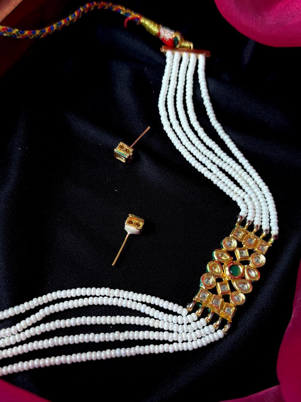 Kundan Pendant Pearl Mala Choker Necklace with Kundan earring set