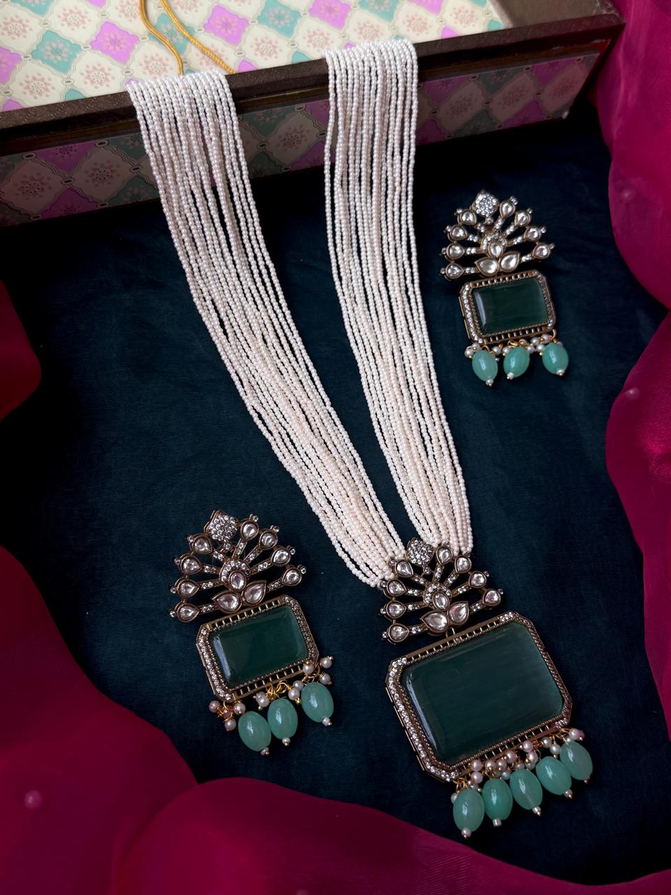 Monalisa Stone Pendant Pearl Mala Necklace with Earring set