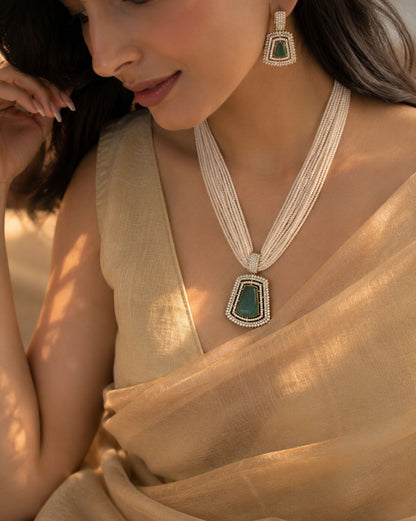Monalisa Stone Pendant Pearl Mala Necklace with Earring set