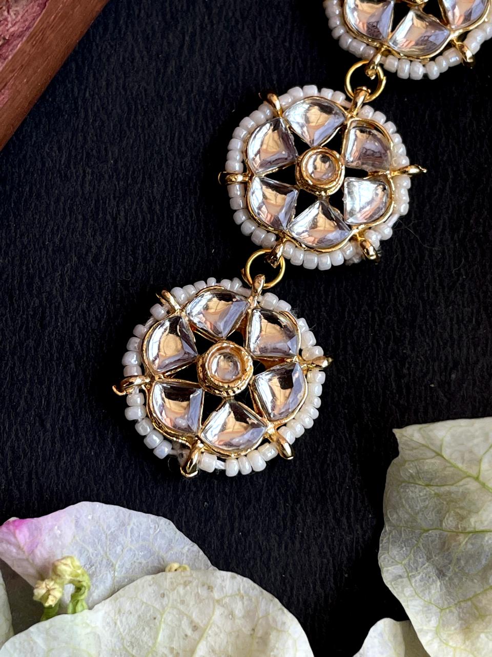 Kundan Floral Beaded Mangtika