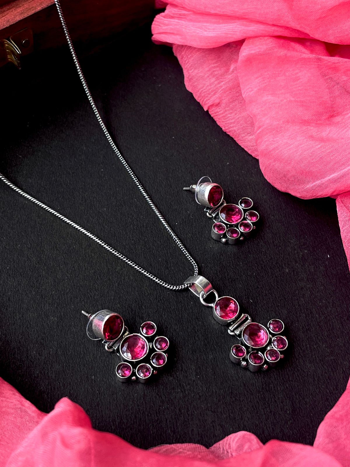 Monalisa Stone Pendant Chain Necklace with Earring Set