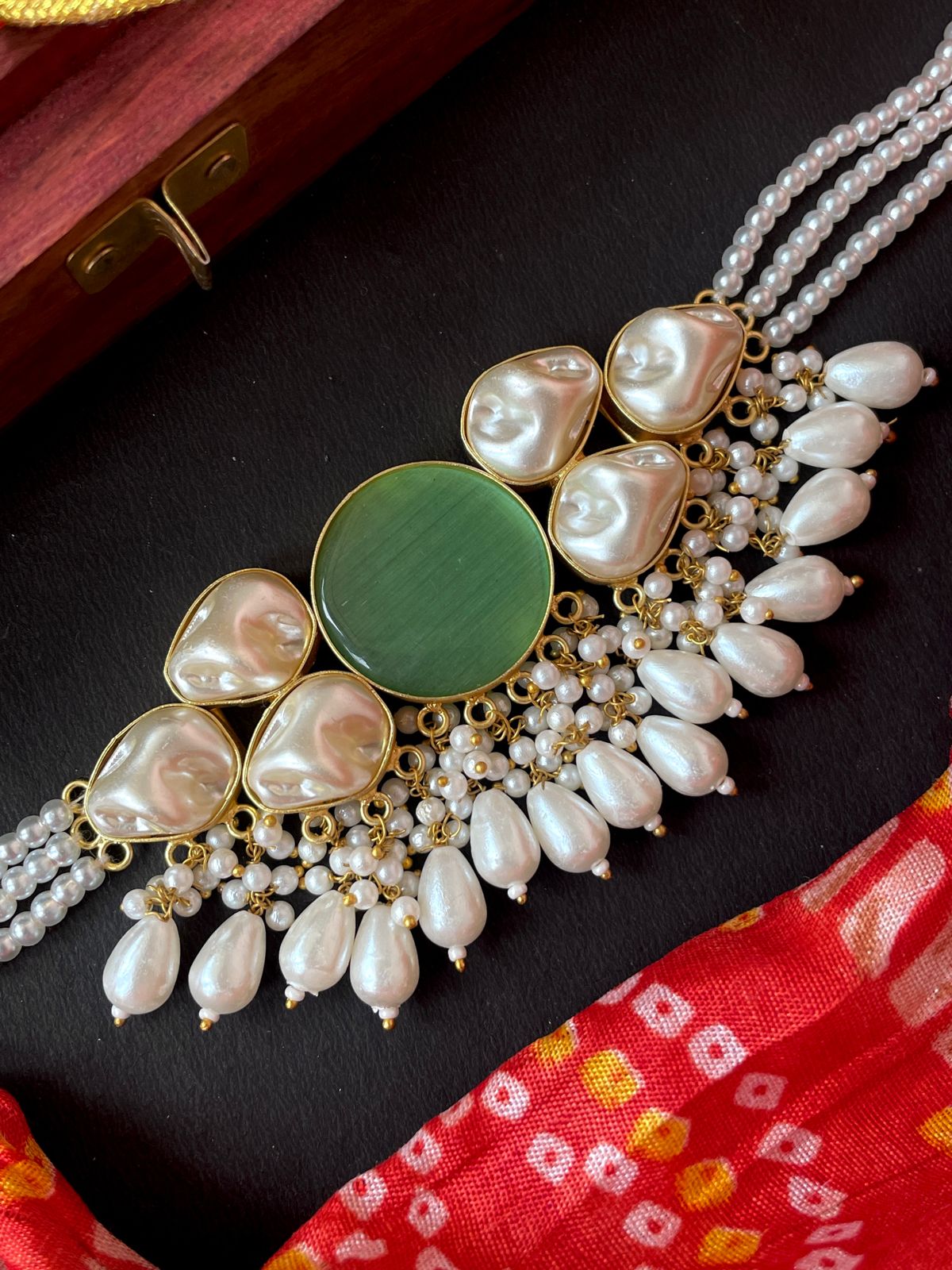 Sea Shell with Big Round Monalisa Stone Choker with Earring set