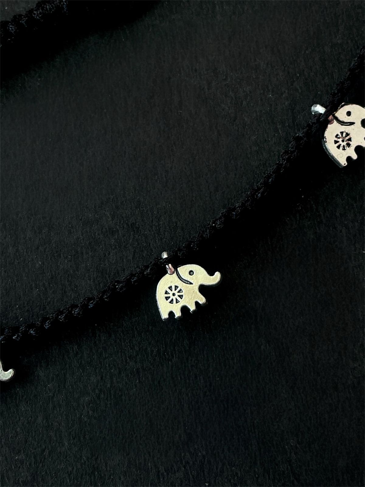 Tread with Motif Anklets