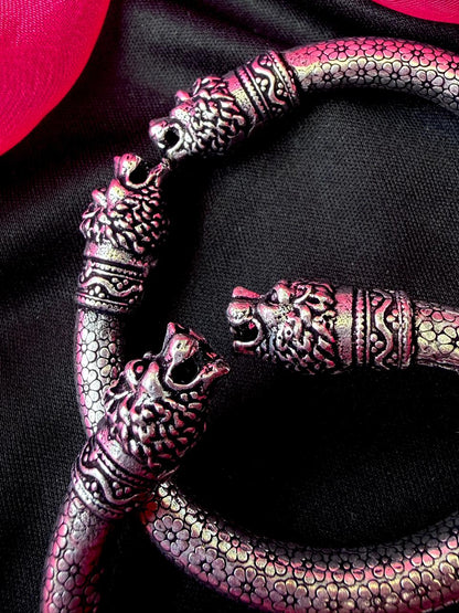 Oxidized Lion End Openable Kada set