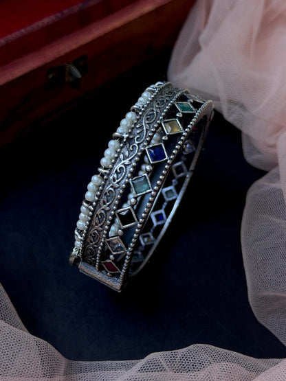 Monalisa Stone Beaded Oxidized Openable Kada