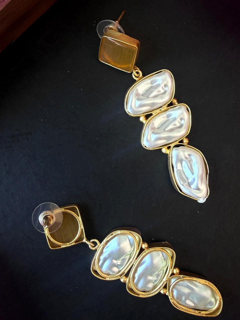 Monalisa Stone Shell Pearl Golden Geometrical Earring