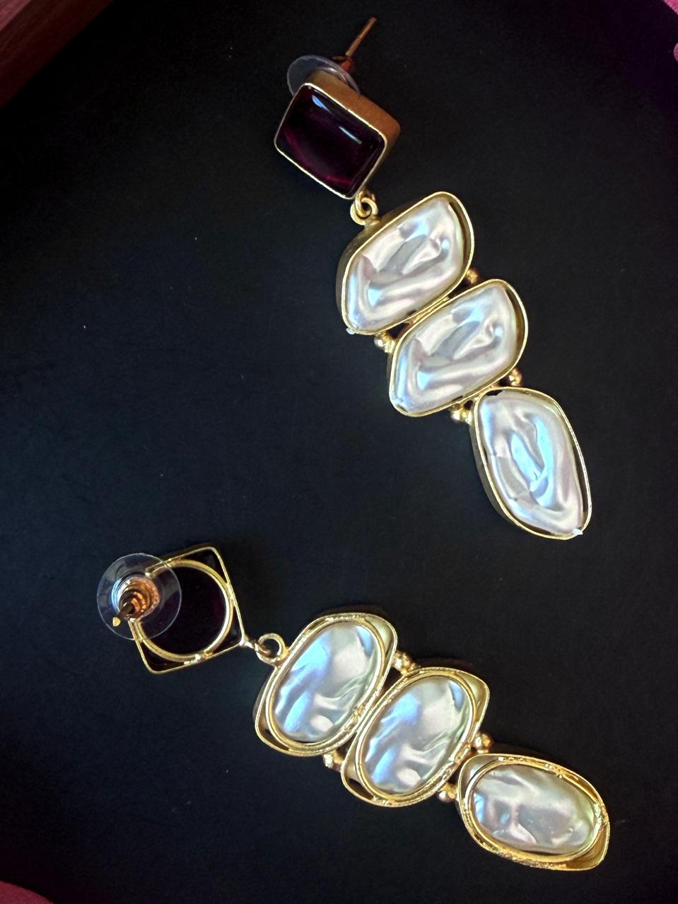 Monalisa Stone Shell Pearl Golden Geometrical Earring