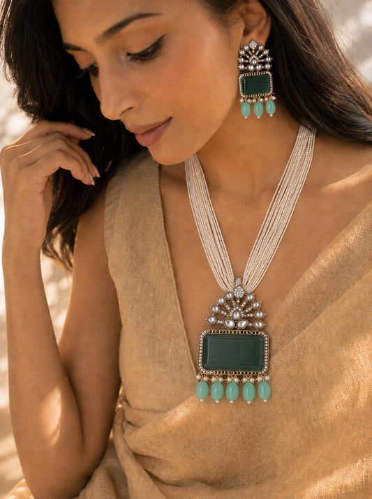 Monalisa Stone Pendant Pearl Mala Necklace with Earring set