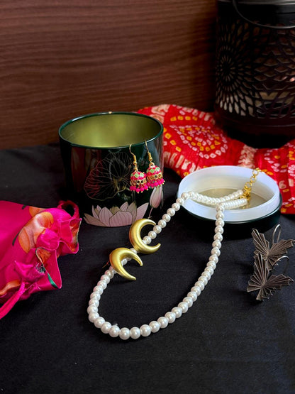 Gift Box (3 pairs Earrings, 1 Necklace)