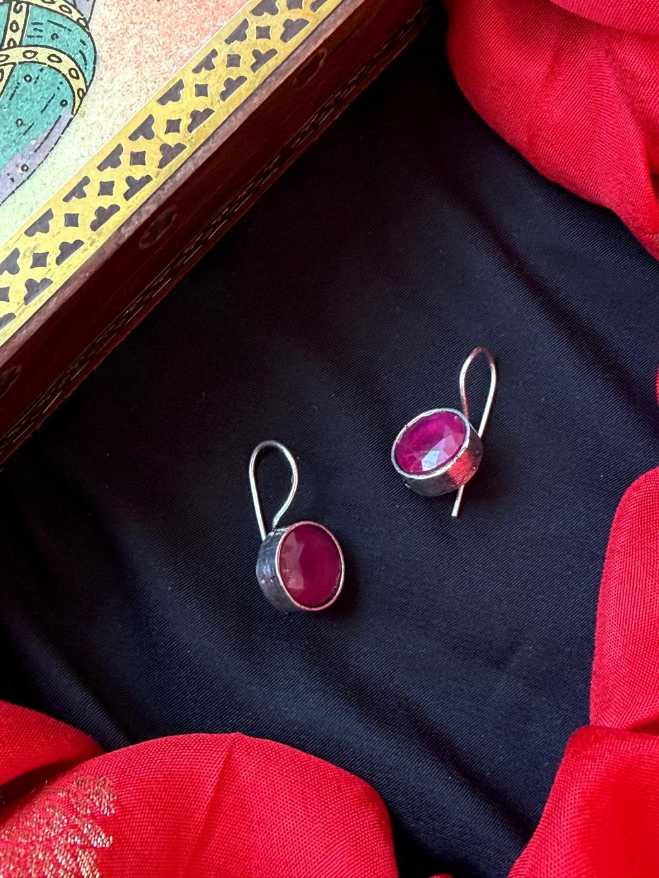 Monalisa Stone Round Shape Oxidized Earring
