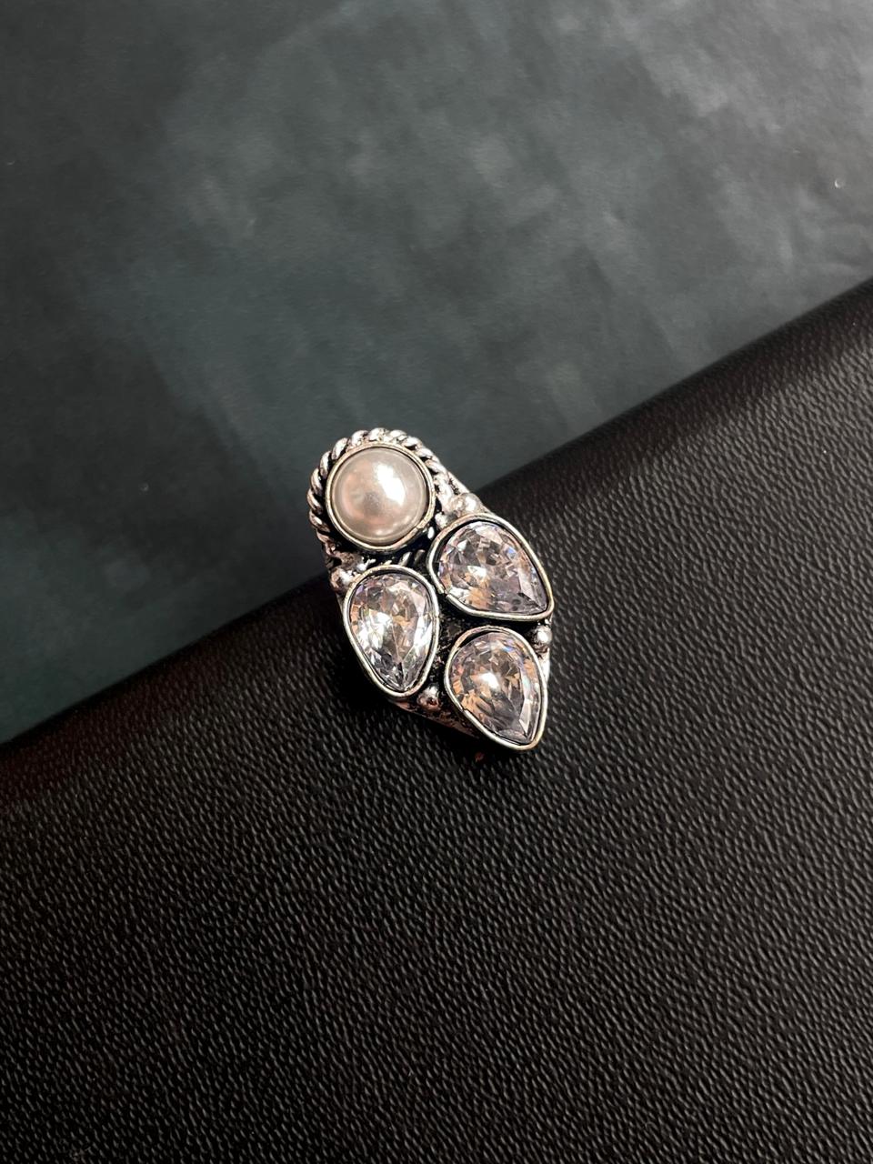 Three Monalisa Stone with White Pearl Stud Earring