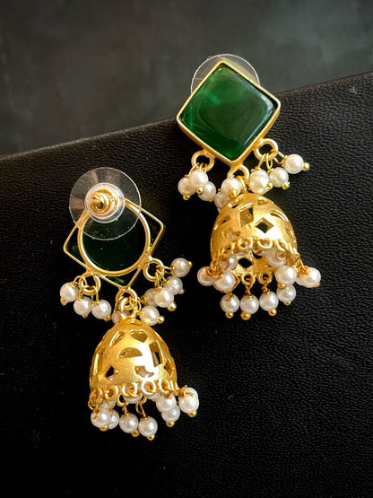 Monalisa Stone Top with Golden Jhumki Earring